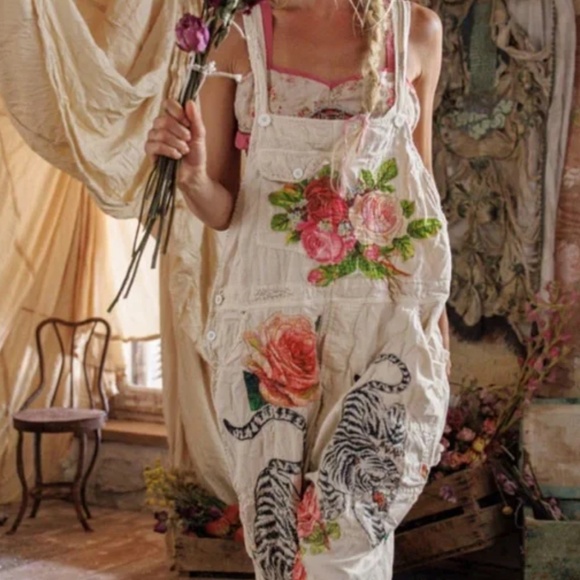 🔥🐅MAGNOLIA PEARL BIRCH FLORAL LOVE OVERALLS🐅🔥 - Picture 3 of 8